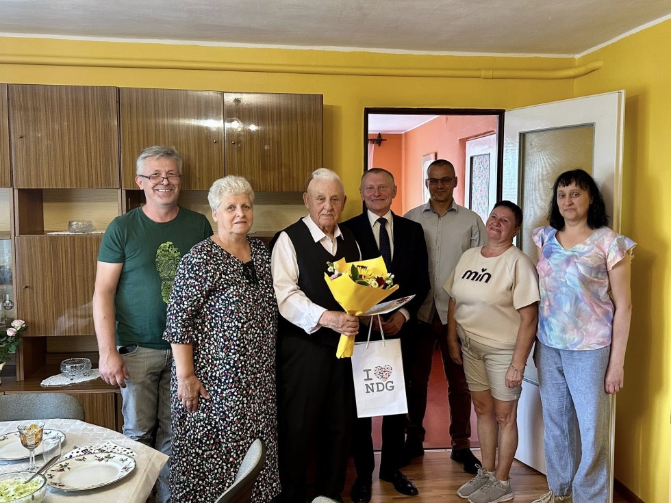 Pan Mieczysław Forma świętuje 90. urodziny.
