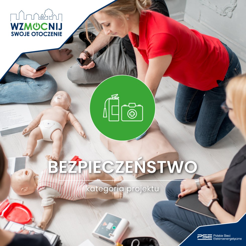W Trępnowach hybrydowe latarnie poprawią bezpieczeństwo na wiejskiej drodze.