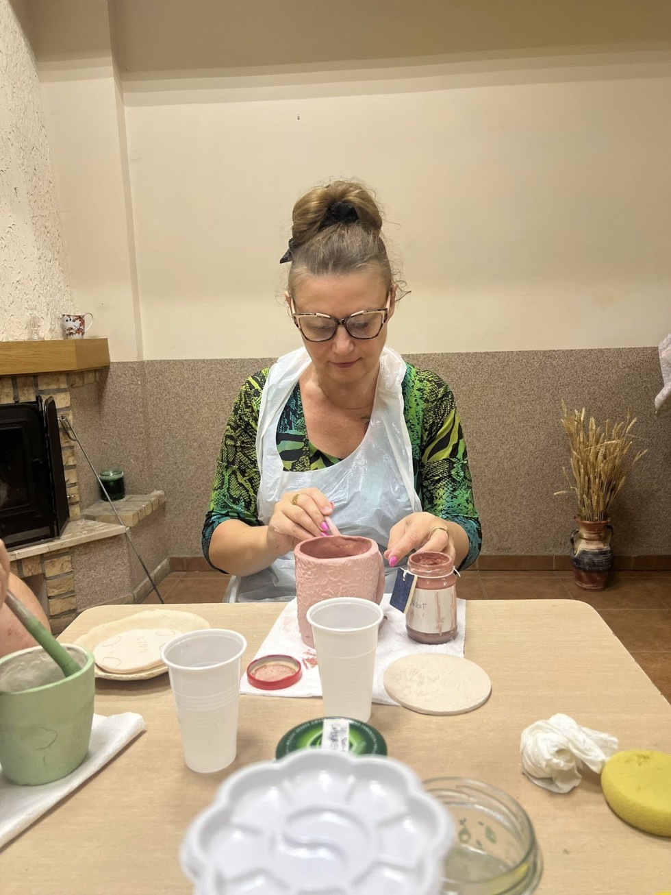 Ceramiczne inspiracje w Cisach – za nami wakacyjne twórcze warsztaty.