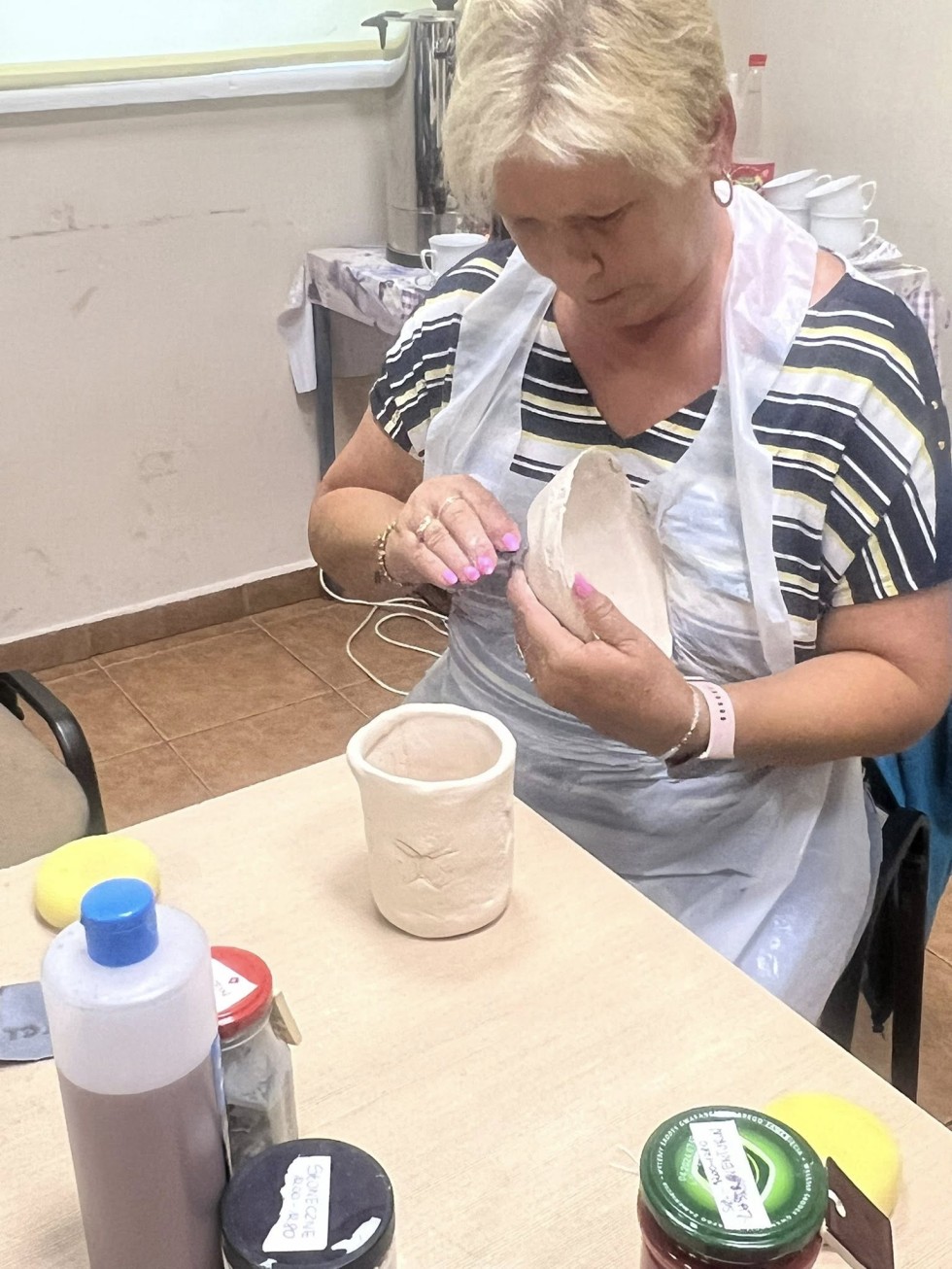 Ceramiczne inspiracje w Cisach – za nami wakacyjne twórcze warsztaty.