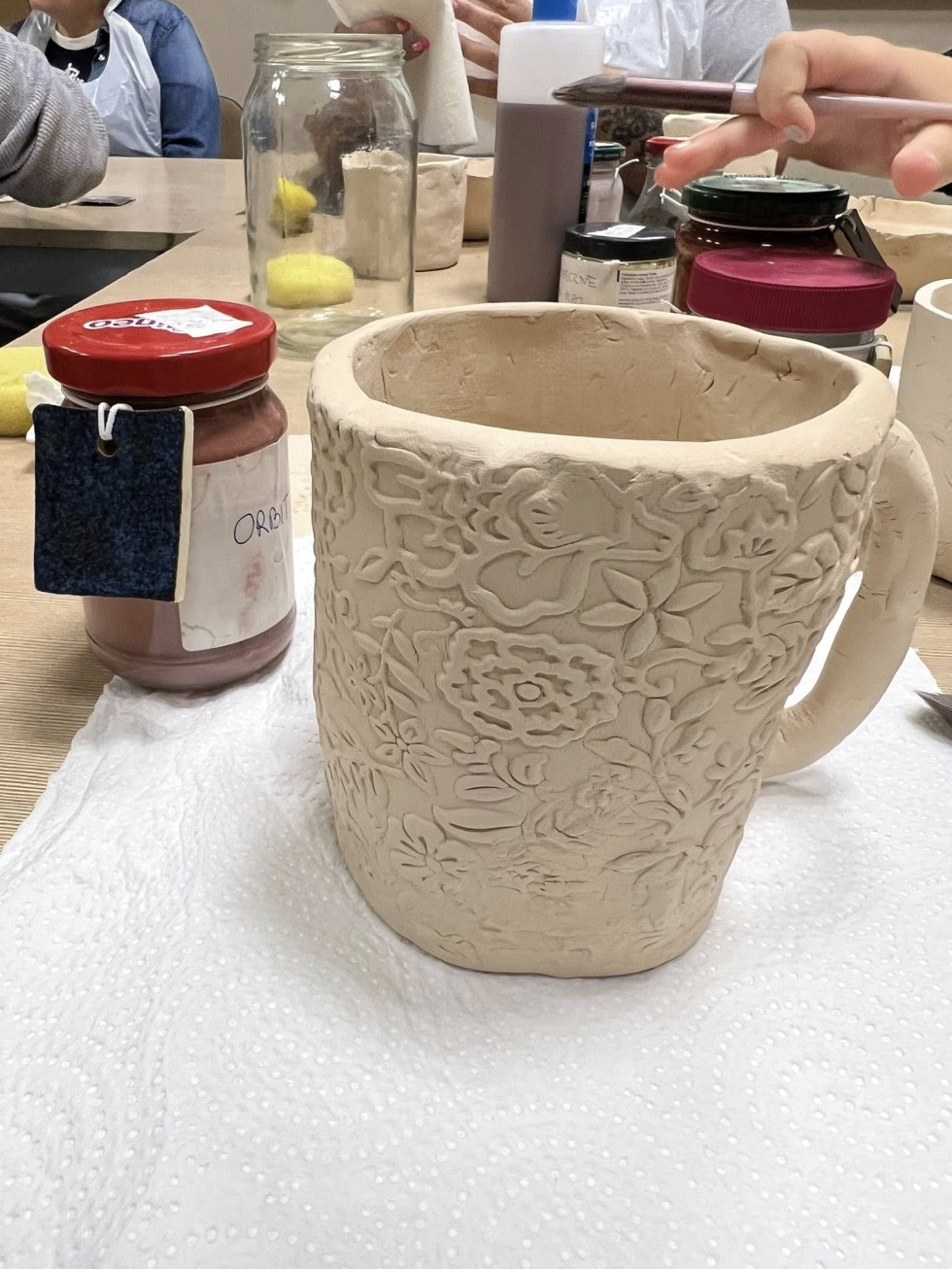 Ceramiczne inspiracje w Cisach – za nami wakacyjne twórcze warsztaty.