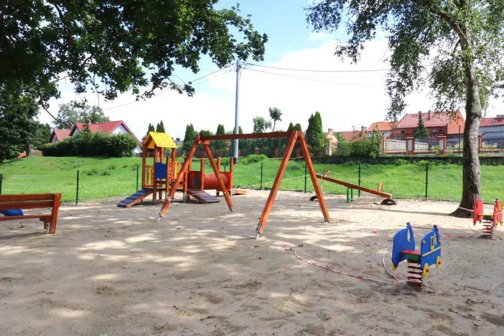 Nowy Staw inwestuje w dziecięcą radość – trwa modernizacja placu zabaw przy Klubie Malucha.