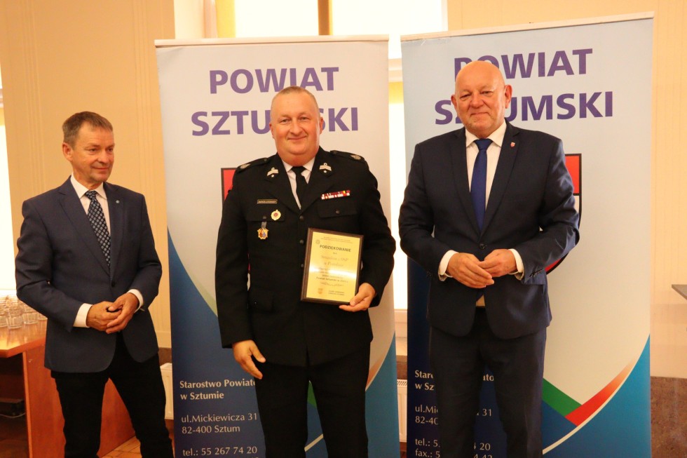 Sesja Rady Powiatu Sztumskiego - podsumowanie skutków ulewnych deszczy i podziękowania dla służb.