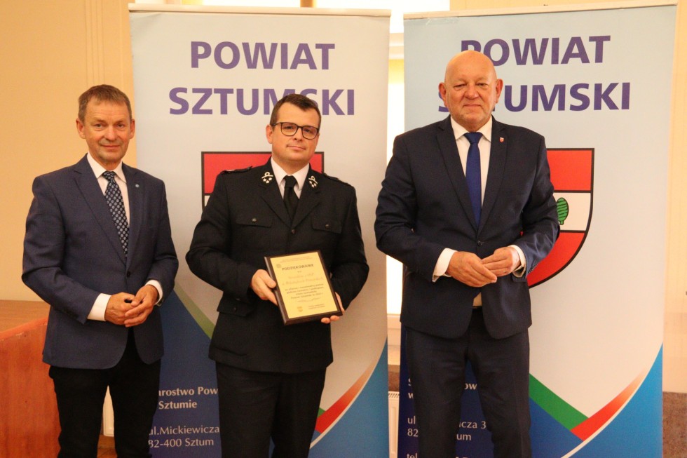 Sesja Rady Powiatu Sztumskiego - podsumowanie skutków ulewnych deszczy i podziękowania dla służb.