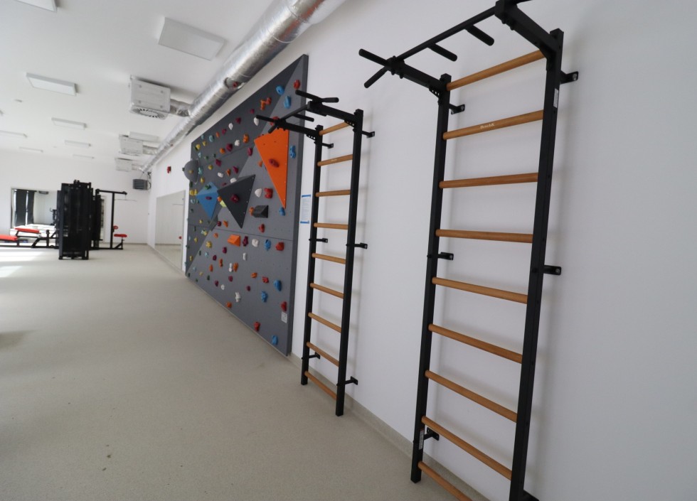 Nowoczesna hala sportowa w Nowym Stawie już prawie gotowa.