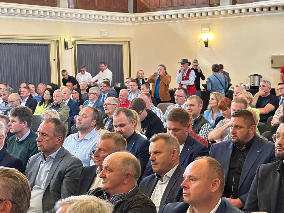 Rolnicy z Pomorza i Warmii i Mazur spotkali się z przedstawicielami rządu w sprawie skutków nawalnych deszczy.