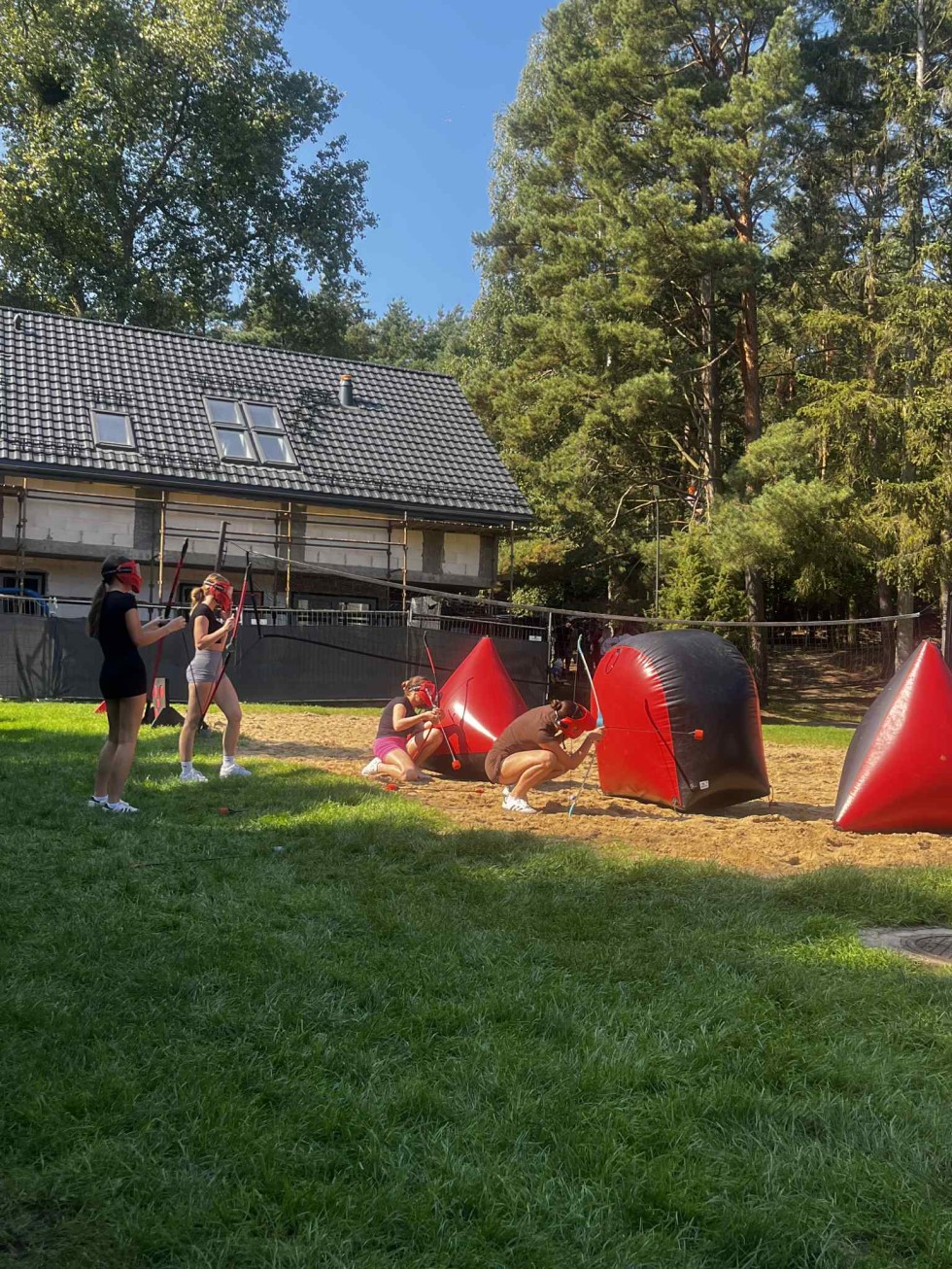 Uczniowie Technikum nr 3 rozpoczęli rok szkolny od wspólnej przygody w Kątach Rybackich.