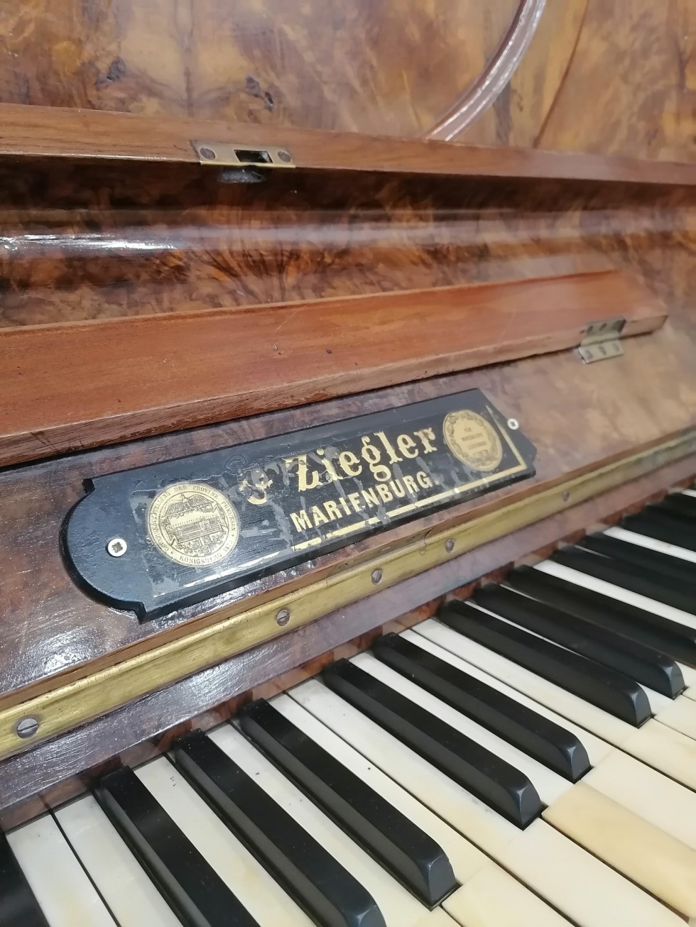 Wyjątkowy eksponat w Muzeum Miasta Malborka – pianino malborskiego mistrza.