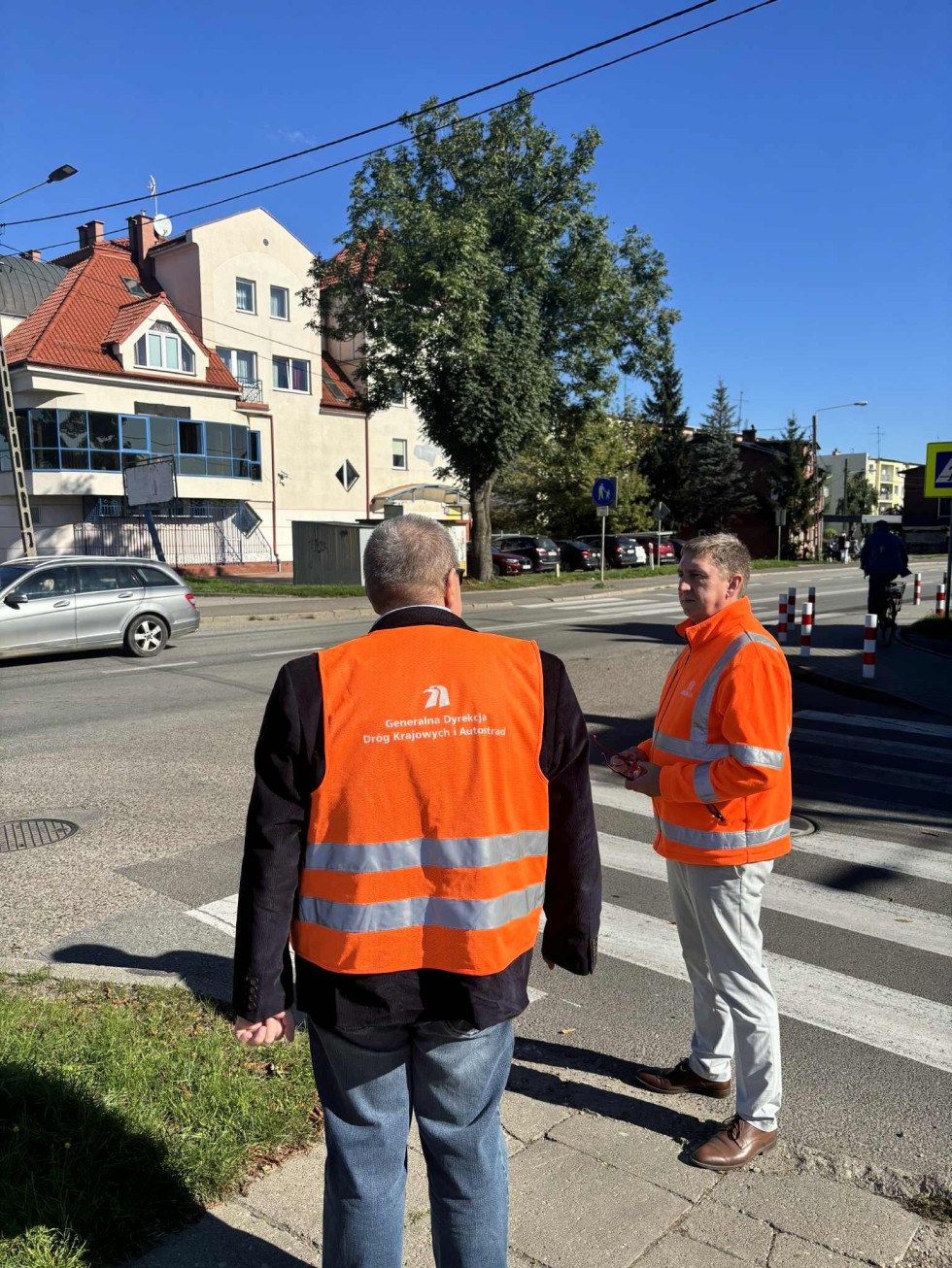 Dyrektor gdańskiego oddziału GDDKiA z wizytą w Starostwie Powiatowym w Malborku – omówiono plany przebudowy dróg krajowych.