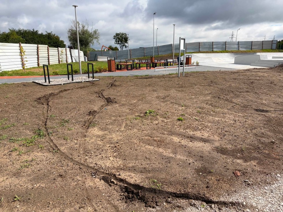 Skatepark i pumptrack w Malborku jeszcze zamknięte. Miasto apeluje: nie wchodźcie na teren budowy