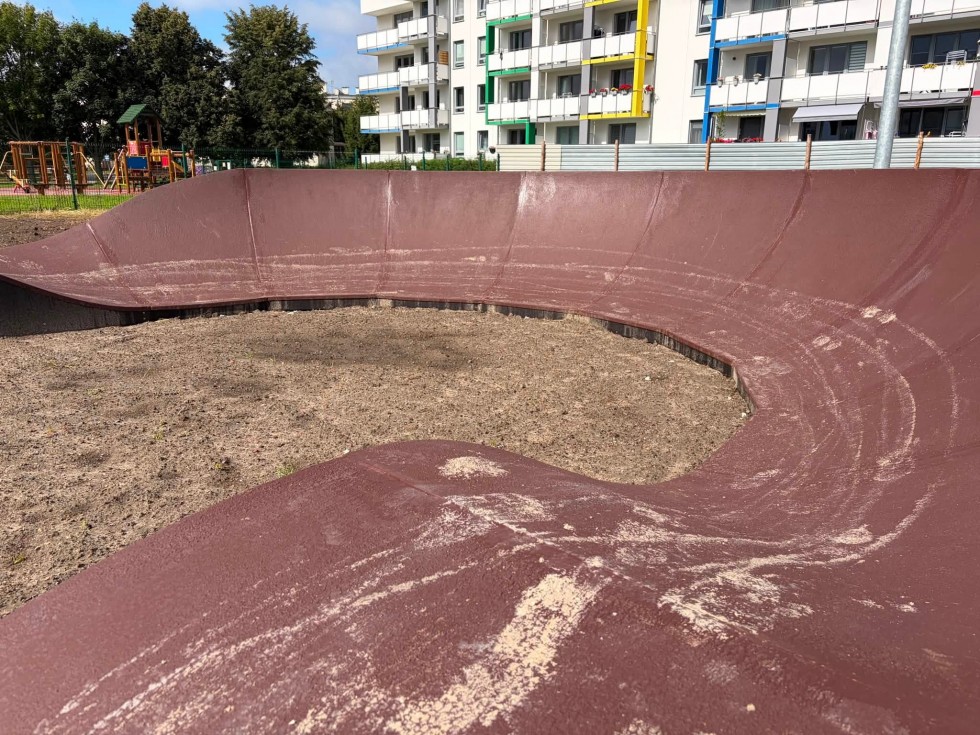 Skatepark i pumptrack w Malborku jeszcze zamknięte. Miasto apeluje: nie wchodźcie na teren budowy