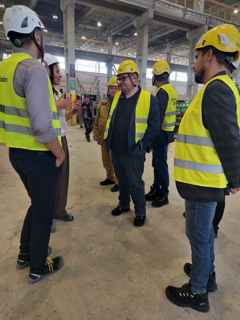 W Malborku powstaną dwa schrony i magazyn OLiOC. Delegacja Powiatu odwiedziła fabryki wykonawcy