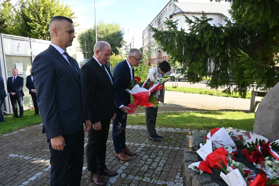 Pamięć jest naszym obowiązkiem - Nowy Dwór Gdański uczcił ofiary II wojny światowej