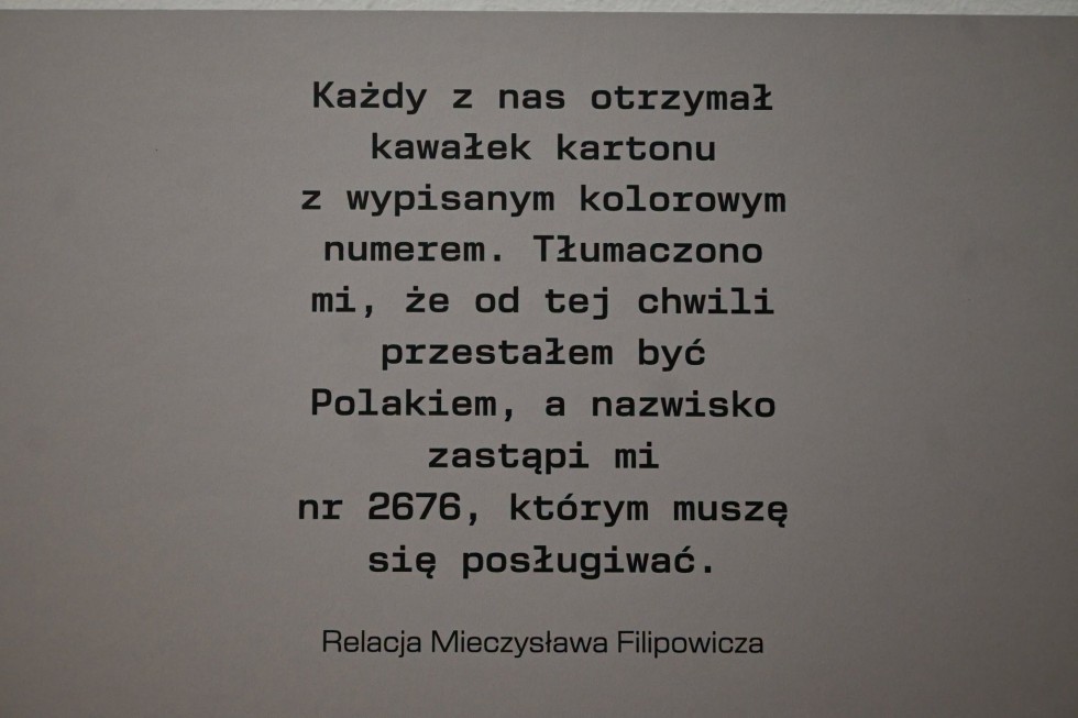 87. lat od pierwszego transportu do Stutthofu. W Sztutowie oddano hołd ofiarom niemieckiego nazistowskiego obozu
