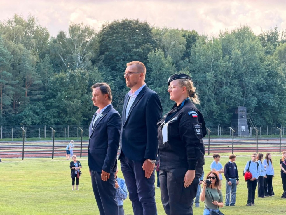 87. lat od pierwszego transportu do Stutthofu. W Sztutowie oddano hołd ofiarom niemieckiego nazistowskiego obozu