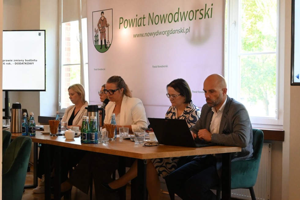 Rada Powiatu w Nowym Dworze Gdańskim „za” związkiem metropolitalnym.