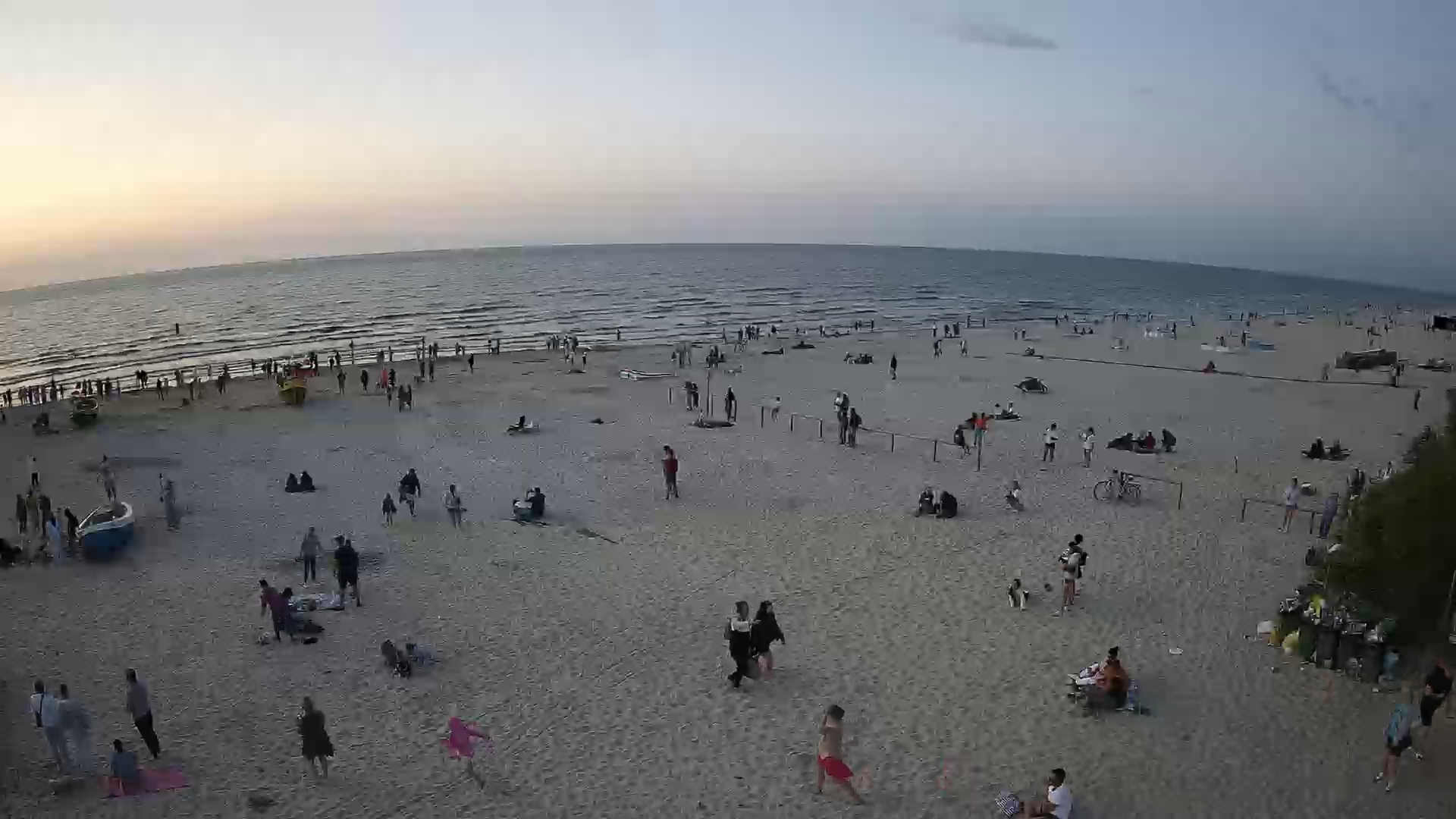 Jantar plaża wschód. Kamera na żywo. 